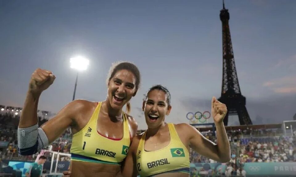 Duda e Ana Patrícia são ouro no vôlei de praia